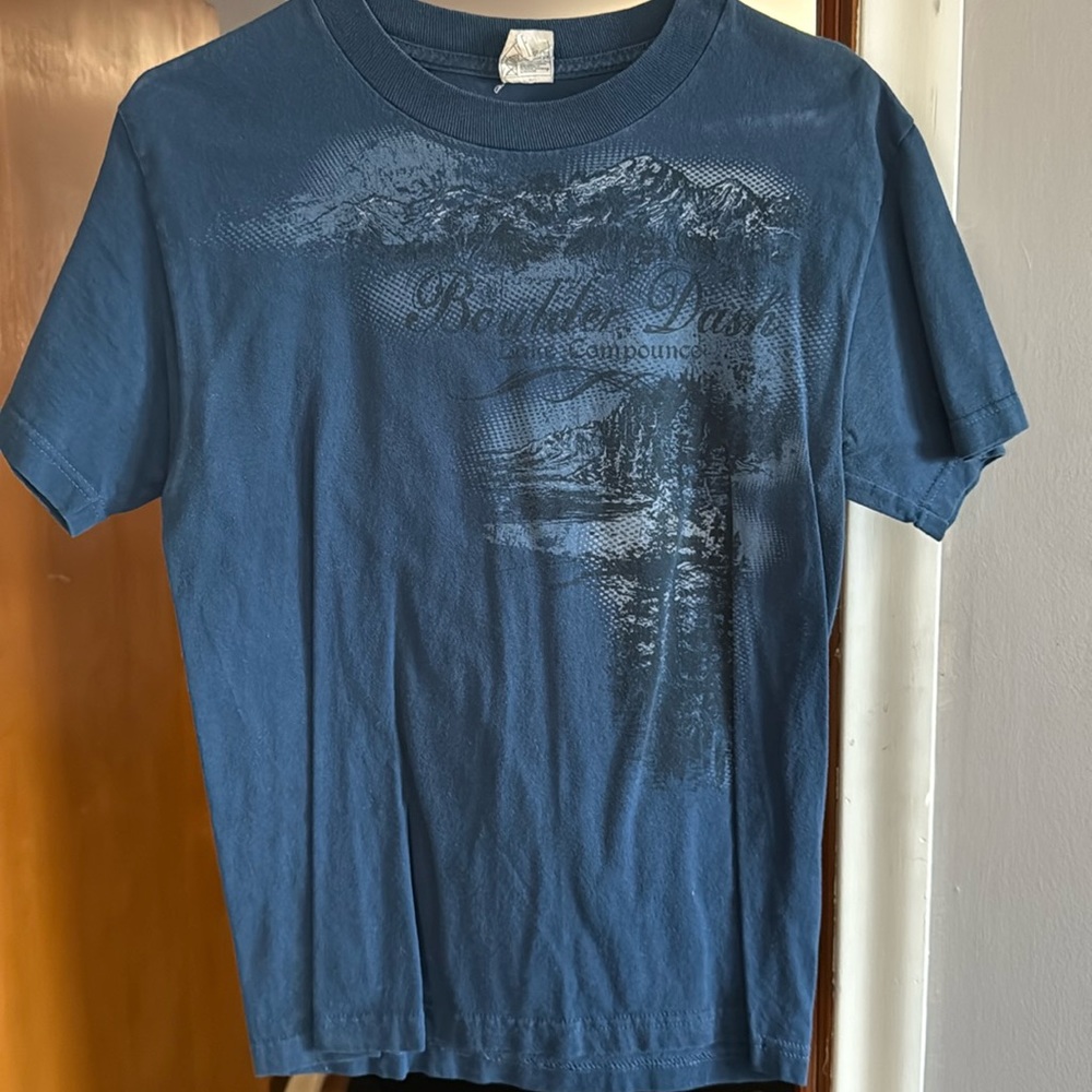 BOULDER DASH LAKE COMPOUNCE TSHIRT - SIZE SMALL